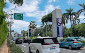 Carhartt di Neonbox Pillar Monorail Senayan