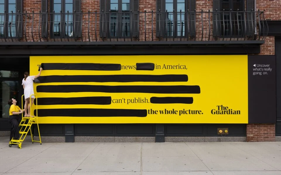Copywriting yang Jelas dan Menarik - Iklan Billboard yang Kreatif The Guardian