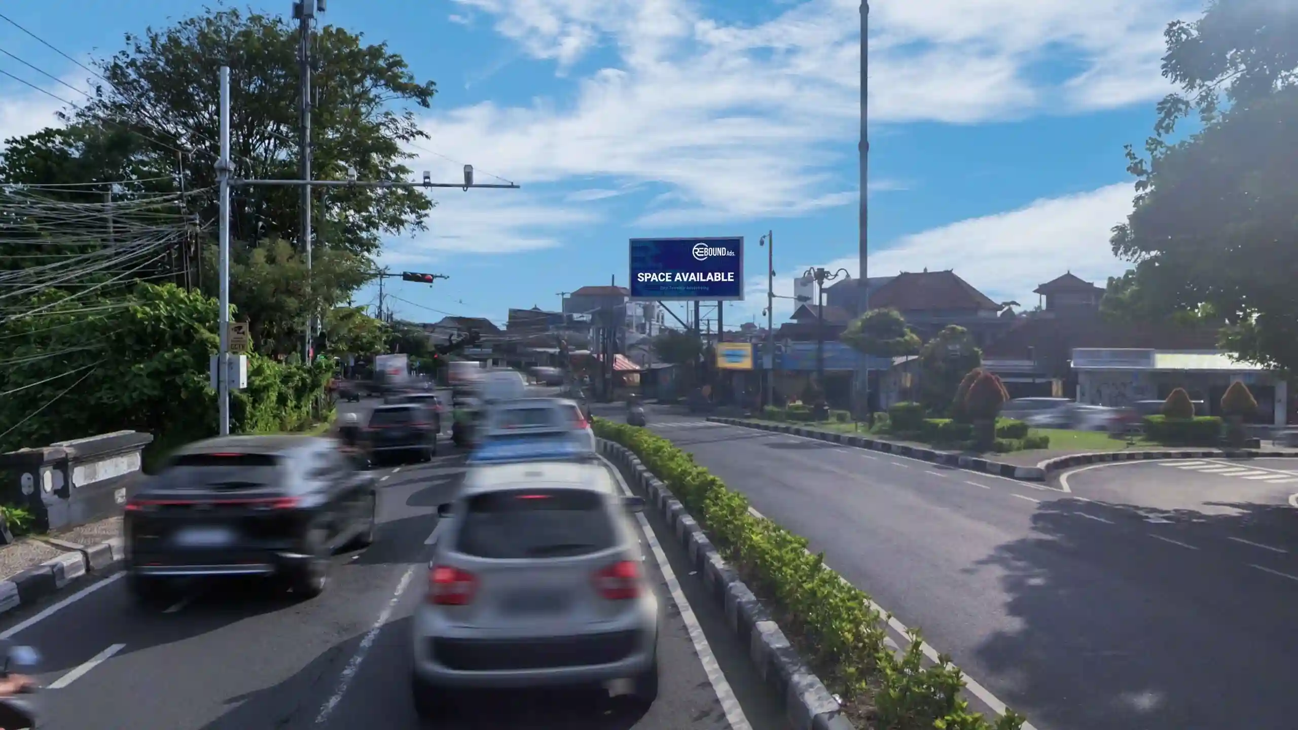 Artikel - Bagaimana Caranya Brand Lokal Dapat Bersaing dengan Kompetitor Melalui Billboard?